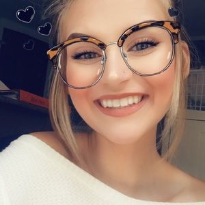 Meet your Posher, Leslie